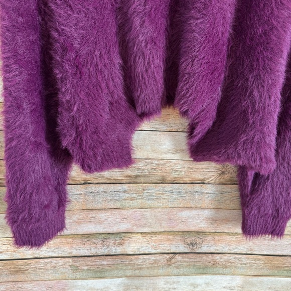 Free People One Black Cherry Purple Crilla Fuzzy Pullover Sweater Size Medium - Picture 6 of 8